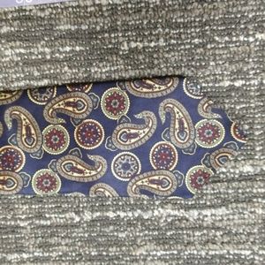 IZOD Paisley tie